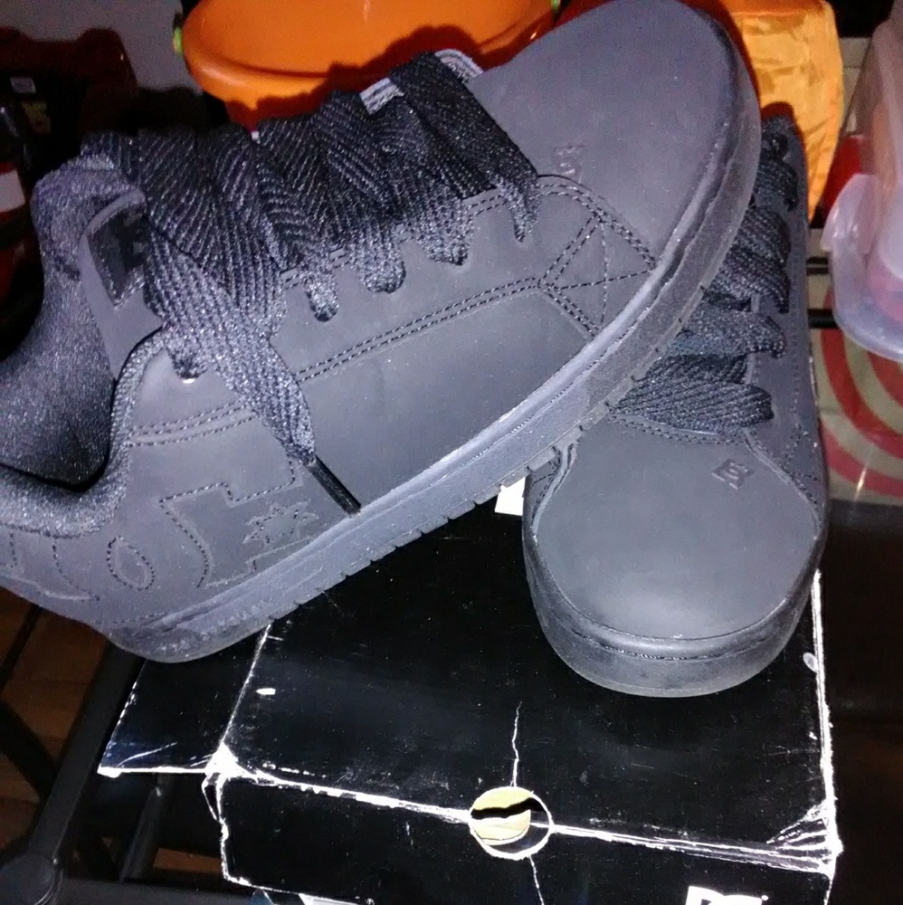 Men's DC Shoes Size 7.5 New
